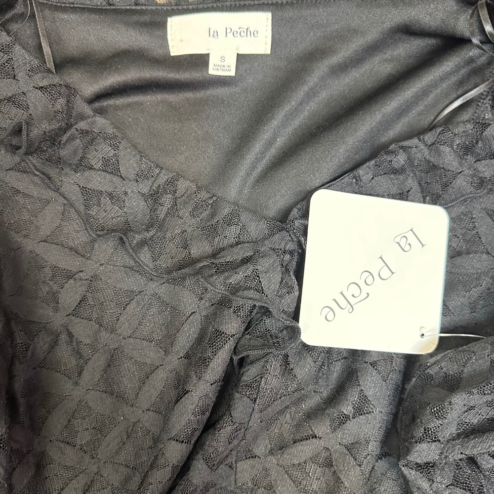 NWT La Peche Black Lace Cropped Cardigan Top Ruffle V-Neck Long Sleeve Size S - Picture 7 of 7